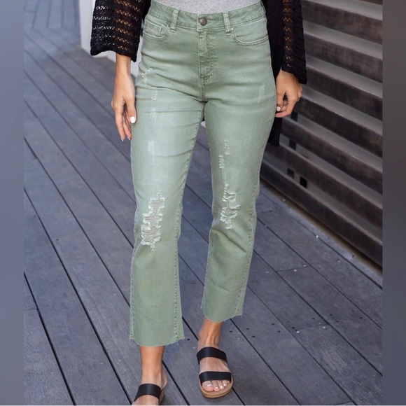 Grace & Lace Denim - Grace & Lace Distressed Straight Leg Cropped Jeans